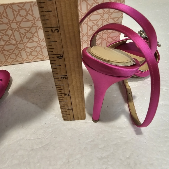 Badgley Mischka Jewel Pumps Brand New - Picture 7 of 8